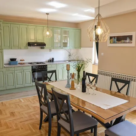 Apartment Maja *