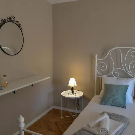 Maja Apartment *