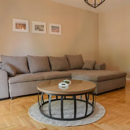 Apartment Maja